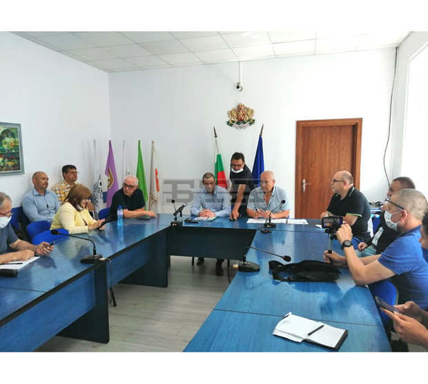 За ограничаване на пътуванията призова областният управител на Търговище след новите случаи на заразени COVID - 19 в региона