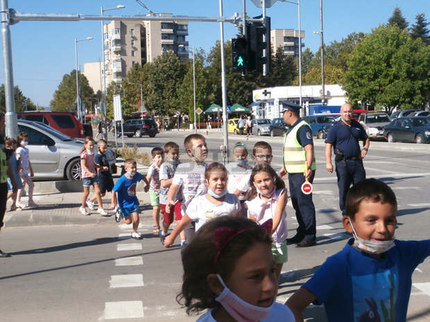 Полицаи са запознали бъдещи първокласници от Търговище с правилата за пътна безопасност