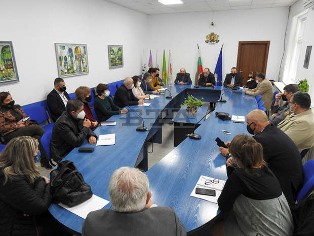 Ведомствата и институциите в област Търговище, ангажирани с изборите на 14 ноември,имат готовност за вота