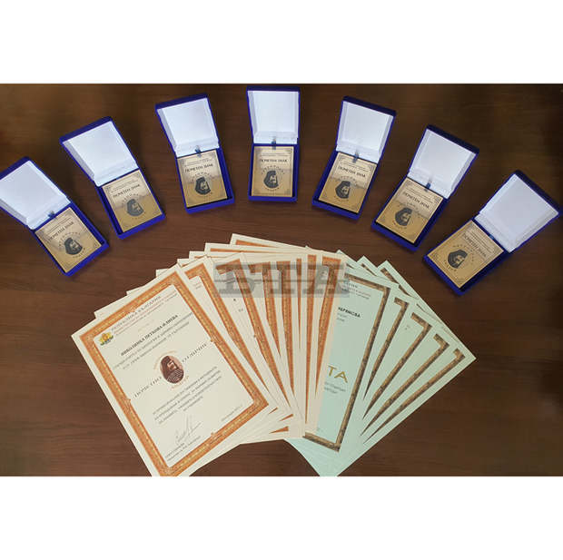 Педагогически специалисти от Търговищка област са отличени с награда "Митрополит Андрей"