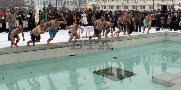 Водосвет и ритуал по вадене на Светия кръст ще има в Търговище на Богоявление