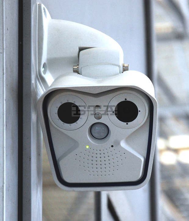 Достъпът в съдебната палата в Кюстендил става след преминаване през термосензор