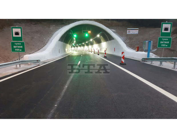 За три часа тази нощ ще бъде ограничено преминаването в тръбата за Варна на тунел "Витиня" на АМ "Хемус"