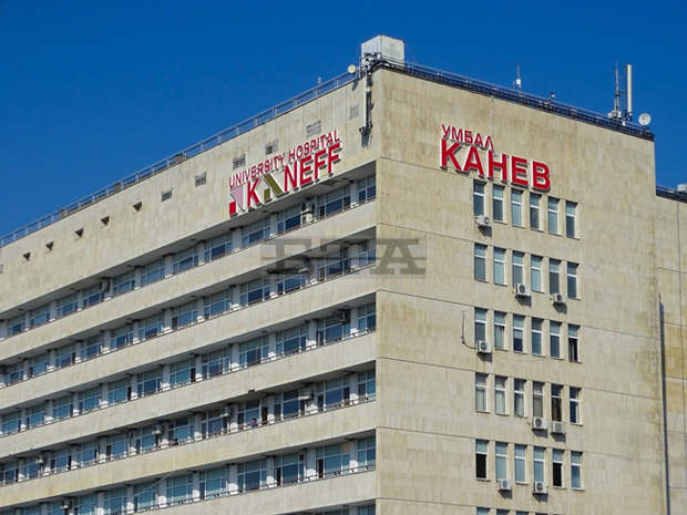 Русенски лекари спасиха живота на жена с манипулация, извършена за първи път в града Русенски лекари спасиха живота на жена с манипулация, извършена за първи път в града
