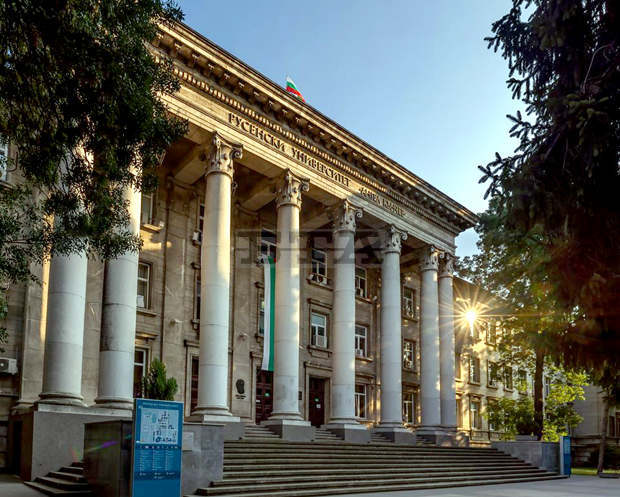 В Русенския университет се преустановяват учебните занятия през идните две седмици