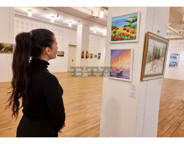 Мащабна благотворителна изложба във Варна набира дарения за деца в нужда