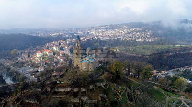 Крепостта "Царевец" ще бъде осветена в оранжев цвят срещу насилието върху жени и деца