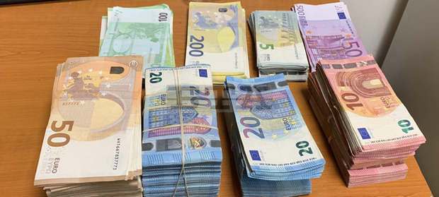 Прокуратурата разследва пренос на недекларирана валута за близо 538 000 лева на "Капитан Андреево"