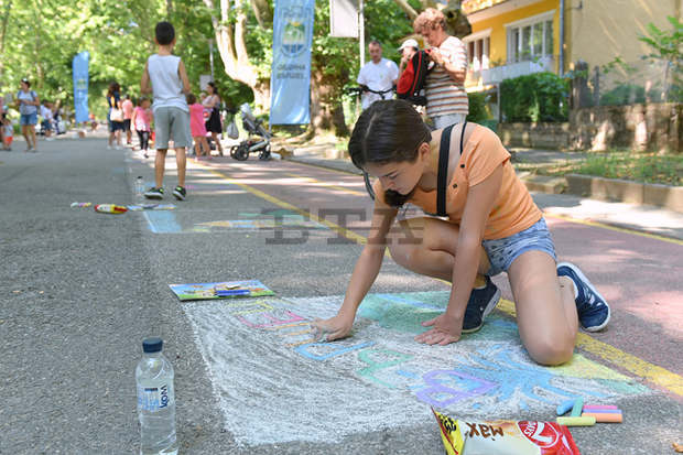С рисунка на асфалт във Вършец продължава празникът на курорта