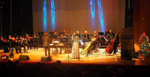 Васил Петров и Разградската филхармония поднесоха коледен подарък на разградчани