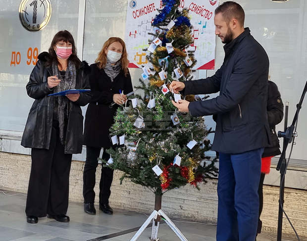 Благотворителната кампания "Осиновете врачанско семейство" ще подкрепи 80 деца и семействата им в навечерието на Коледа