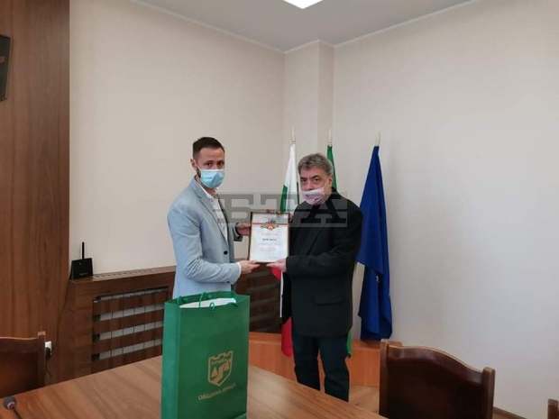 Община Враца награди победителите в конкурса за коледна украса