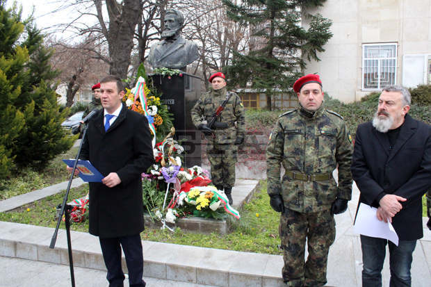 С поклонение и спектакъл в Хасково се отбелязва 172-годишнината от рождението на Христо Ботев