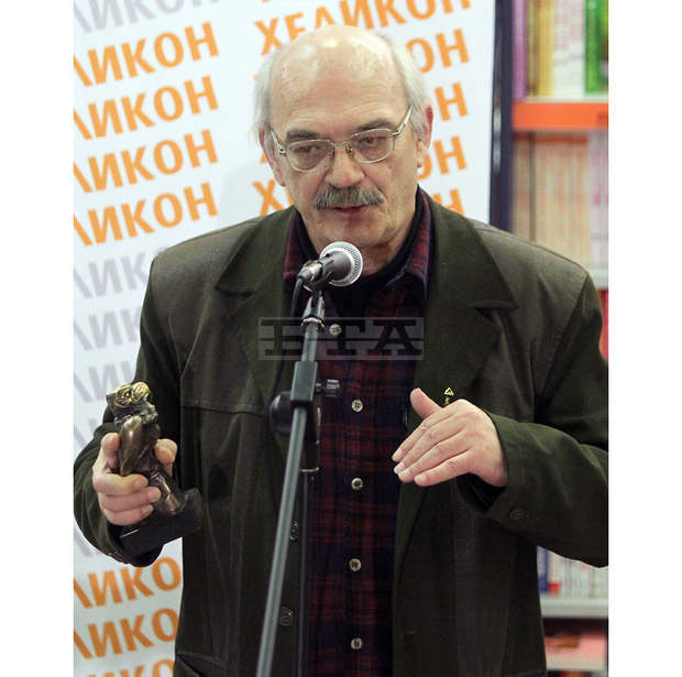 В Ямбол бе отбелязана 70-годишнината на писателя Христо Карастоянов В Ямбол бе отбелязана 70-годишнината на писателя Христо Карастоянов
