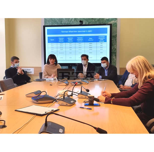 Градският транспорт на София е под натиск заради нарастването на цените на тока и газа, заяви Зафир Зарков