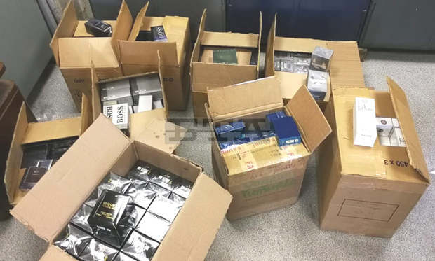 Митничари са конфискували 2700 спортни облекла и 246 парфюма на ГКПП "Дунав мост"