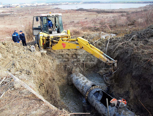 Отстранени са 13 аварии по довеждащия водопровод към Шумен, продължава работата по още 12