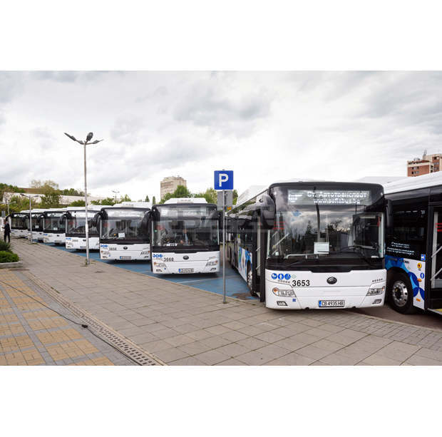 Двайсет нови автобуса тръгват от днес по линия 11 в столицата