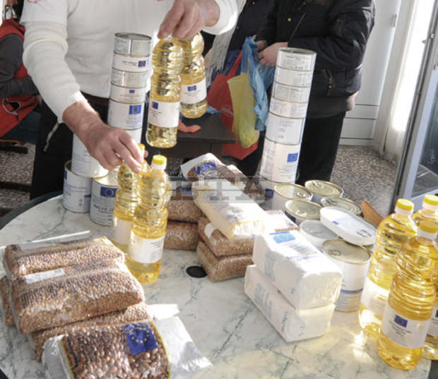 БЧК-Плевен раздаде пакети с храни на голяма част от нуждаещите се в региона