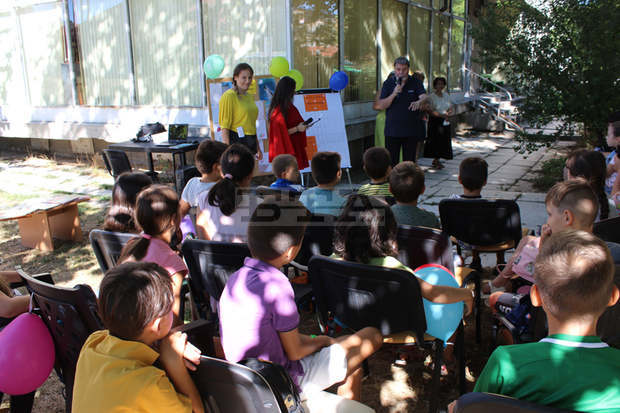 Регионалната библиотека и тази година подари на децата на Разград едно приказно лято