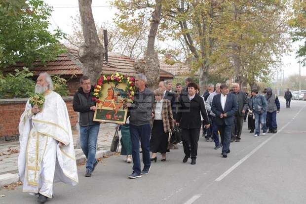 С тържествена литургия в Болярово започнаха тържествата за празника на града - Димитровден С тържествена литургия в Болярово започнаха тържествата за празника на града - Димитровден