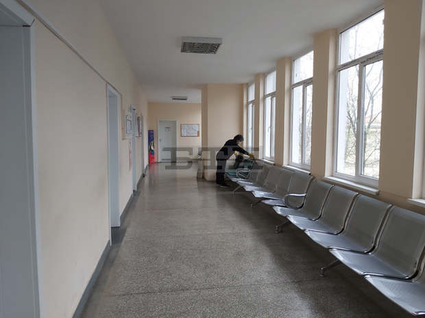 Дезинфекцира се и общинската болница в Кубрат