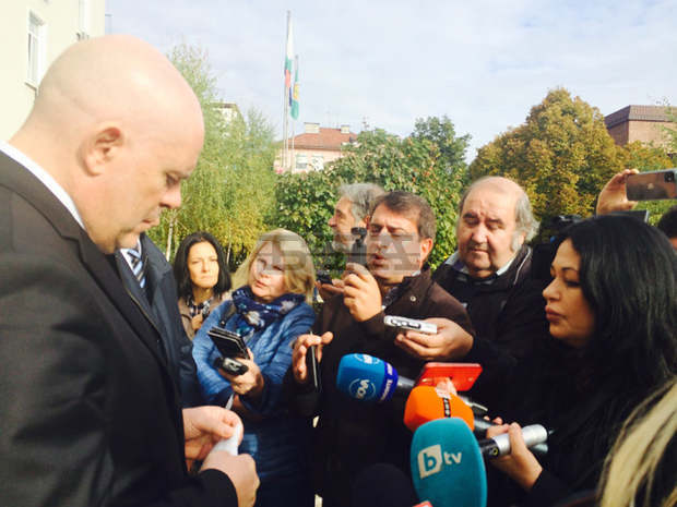 Делото срещу 18-годишния ученик, прегазил три млади жени, остава в Стара Загора, решиха заедно родители и главният прокурор Иван Гешев