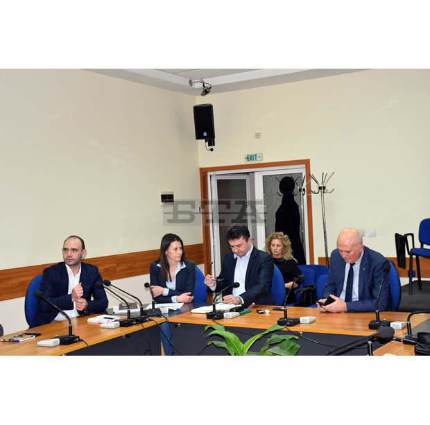 Община Ловеч предвижда в проектобюджета си да поеме два дългосрочни кредита