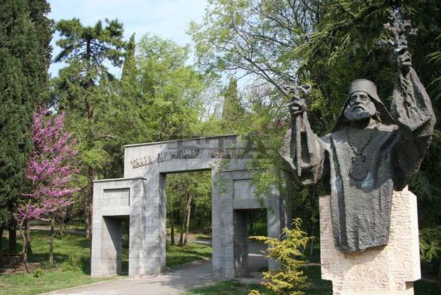 В Деня на народните будители в Стара Загора почетоха паметта на Старозагорския митрополит Методий