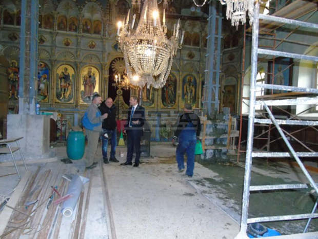 Напредва ремонтът на една от най-старите църкви в Търговищка духовна околия - "Св.Димитър" в Омуртаг