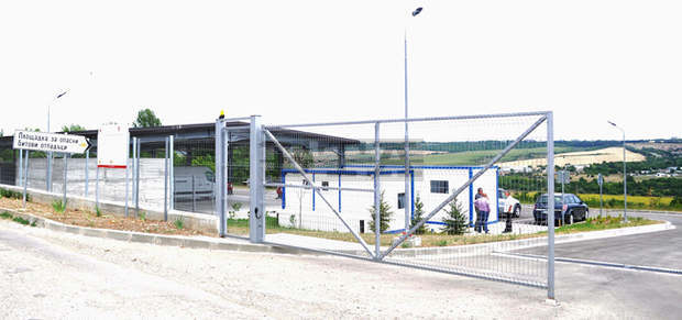 Център за разделно събиране и временно съхранение на опасни отпадъци от бита започва работа в Разград