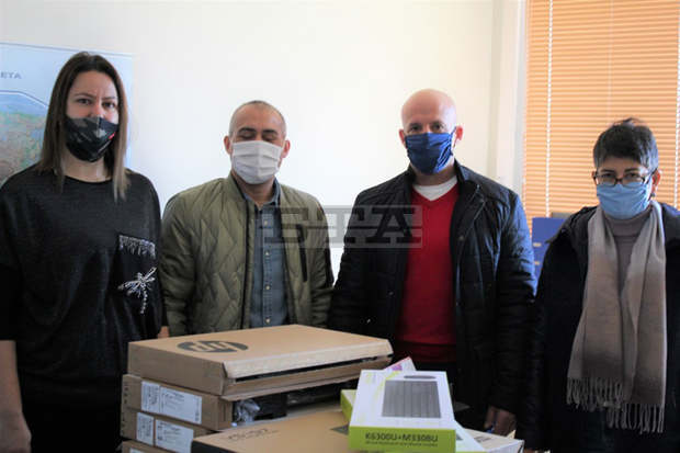 Два социални дома в Ямбол получиха технически средства за  дистанционно обучение на своите възпитаници