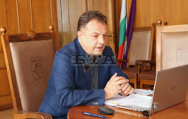 Пресечена е негативната тенденция на спад на местните приходи във Велико Търново Пресечена е негативната тенденция на спад на местните приходи във Велико Търново