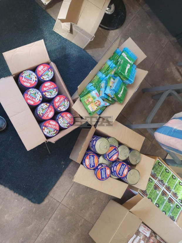 Хранителни продукти е дарил на хора без доходи жител на поповското село Кардам Хранителни продукти е дарил на хора без доходи жител на поповското село Кардам