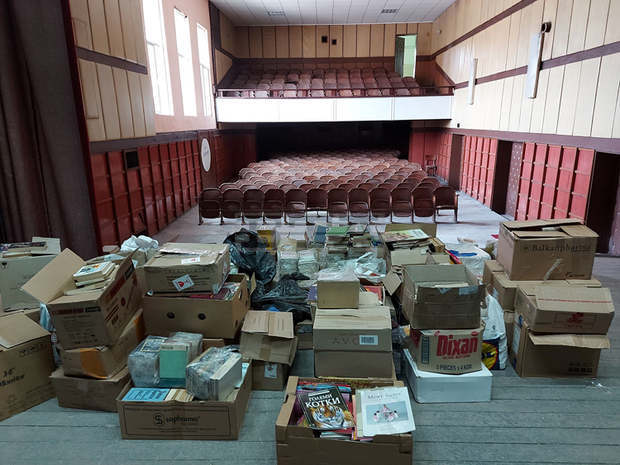 Библиотеката в кубратското село Божурово получи дарение от 2000 книги Библиотеката в кубратското село Божурово получи дарение от 2000 книги