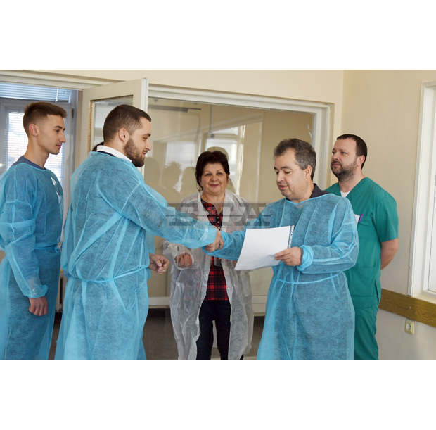 Доброволци направиха дарение на неонатологичното отделение на областната болница в Пазарджик