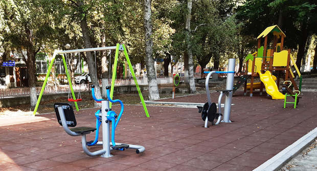 Нови площадки за игра и спорт радват децата с увреждания от Дневния център в Исперих