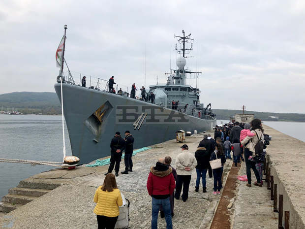 Фрегатата "Дръзки" се завърна в Бургас от задгранично плаване Фрегатата "Дръзки" се завърна в Бургас от задгранично плаване
