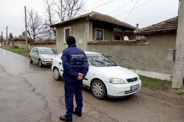 Иззети са 57 килограма негодно месо от търговски обекти в шуменското село Ивански при специализирана полицейска операция