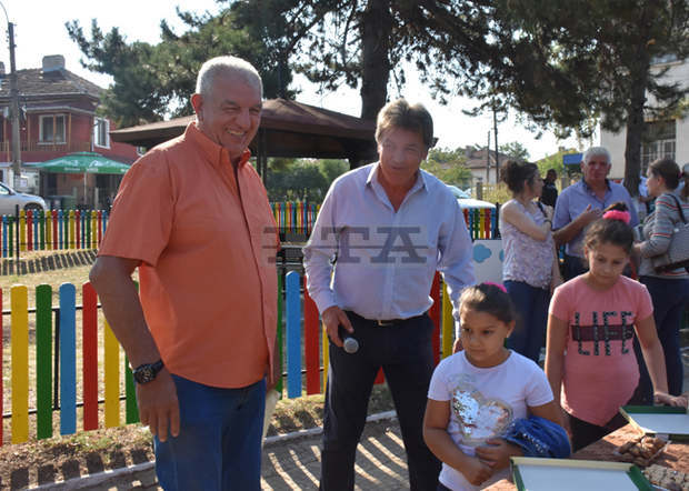 В Дунавци е изградена нова детска площадка по проект, финансиран от ПУДООС