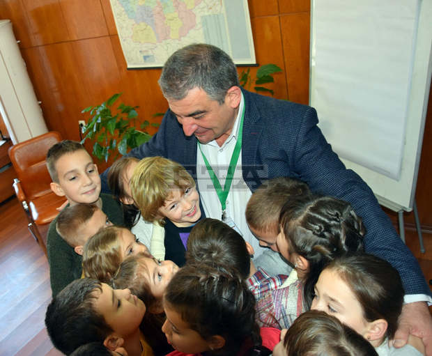 В Елена отбелязаха Международния ден на прегръдката