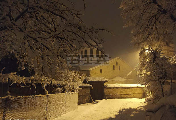 Няма бедстващи хора в Еленския балкан, където снежната покривка е достигнала 70 сантиметра