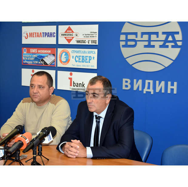 Намаляване на безработицата и обезлюдяването в община Чупрене са основните приоритети в работата на новоизбрания кмет Анжело Добричов Намаляване на безработицата и обезлюдяването в община Чупрене са основните приоритети в работата на новоизбрания кмет Анжело Добричов