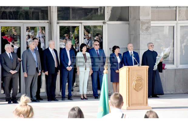 Представители на партия ГЕРБ Видин участваха в тържествата на площад "Бдинци" по повод Деня на независимостта