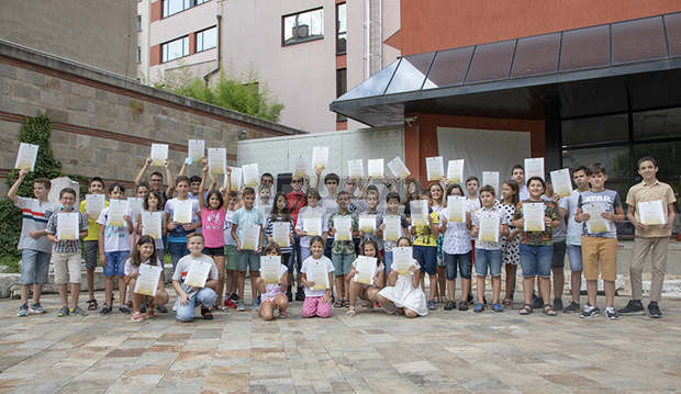 Връчиха сертификатите на 65   бъдещи ученици в  Професионалната гимназия по компютърни науки и математически анализи в Стара Загора