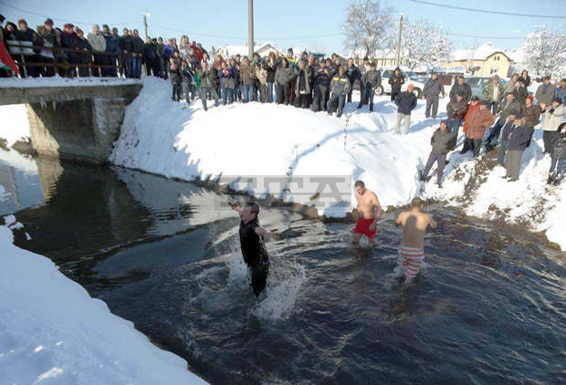 В плевенското село Горни Дъбник по традиция ще хвърлят по стар стил Богоявленски кръст