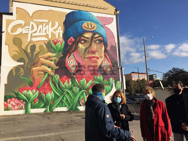 Започна засаждането на пролетните цветя в София