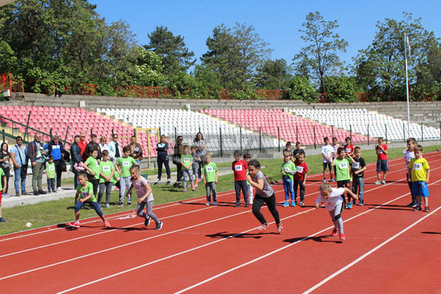 Над 100 деца мерят сили на лекоатлетическата писта в Хасково