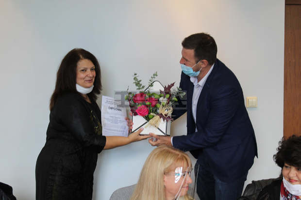 Хасковски фолклорни творци получиха дипломи за завоювани отличия на световен форум