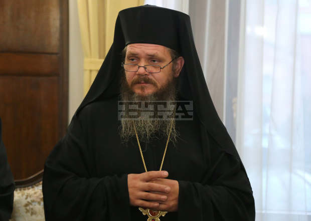 Доростолски митрополит Яков: "Вярвайте, обичайте, бъдете дейни добротворци, носители на Божествената светлина чрез делата си"